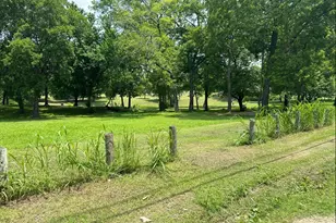 702 S 6th St, Bonham, TX 75418 - Photo 1