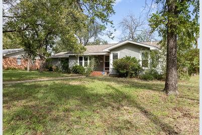 2010 4th Street, Brownwood, TX 76801 - Photo 1