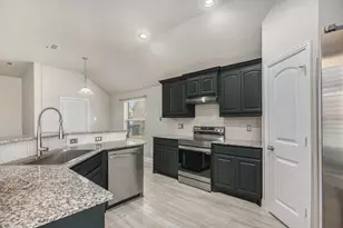 5749 Diamond Valley Dr, Fort Worth, TX 76179 - Photo 9