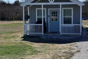 200 W Riley St, Bowie, TX 76230 - Photo 3