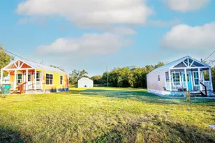 504 Green St, Bowie, TX 76230 - Photo 17