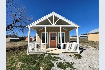 504 Green Street, Bowie, TX 76230 - Photo 1