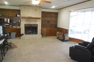 105 Terrell St, Ranger, TX 76470 - Photo 7