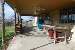 105 Terrell St, Ranger, TX 76470 - Photo 3