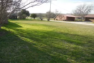 105 Terrell St, Ranger, TX 76470 - Photo 31