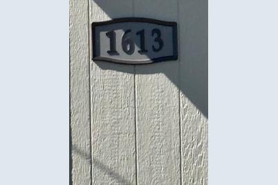1613 Campbell Street #B - Photo 1