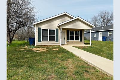 1305 Blewett Street, Graham, TX 76450 - Photo 3