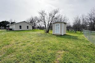 1305 Blewett St, Graham, TX 76450 - Photo 17