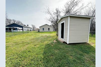 1305 Blewett Street, Graham, TX 76450 - Photo 23