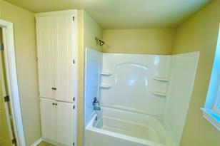 909 W 10th St, Bonham, TX 75418 - Photo 19