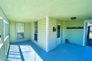 909 W 10th St, Bonham, TX 75418 - Photo 3