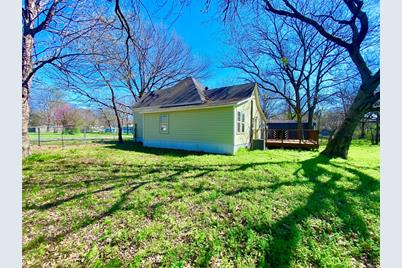 909 W 10th Street, Bonham, TX 75418 - Photo 25