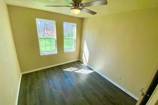 909 W 10th St, Bonham, TX 75418 - Photo 17