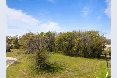 3805 Lake Cove Court, Corinth, TX 76210 - Photo 9