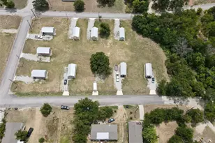 507 Ussery St, Bowie, TX 76230 - Photo 5