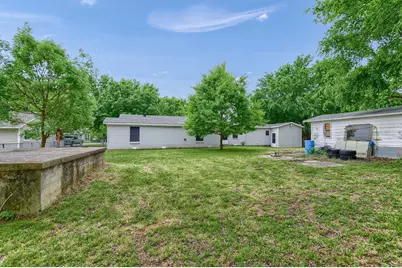 209 E Woodland Street, Collinsville, TX 76233 - Photo 25