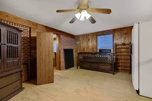 209 E Woodland St, Collinsville, TX 76233 - Photo 23