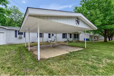 209 E Woodland Street, Collinsville, TX 76233 - Photo 5