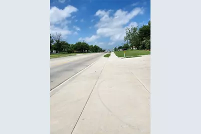 828 N Main Street, Springtown, TX 76082 - Photo 3