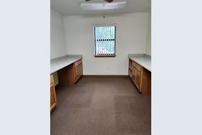 828 N Main Street, Springtown, TX 76082 - Photo 5