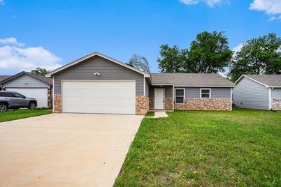 416 Whitney Court, Rio Vista, TX 76093 - Photo 1