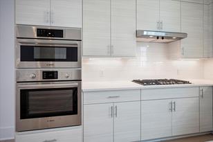 381 E Greenbriar Ln, Dallas, TX 75203 - Photo 17