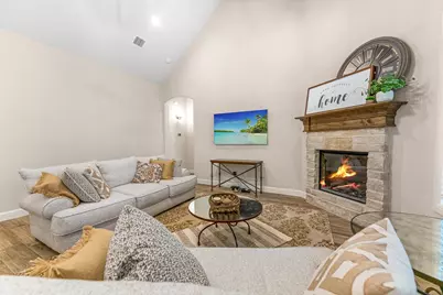 1300 Highland Park Circle, Granbury, TX 76048 - Photo 9