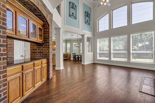 124 Sycamore Ct, Grapevine, TX 76051 - Photo 7