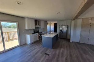 387 Duvall St, Bonham, TX 75418 - Photo 5
