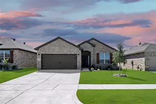 1913 Seminole Dr, Cleburne, TX 76033 - Photo 1