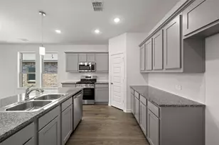 1913 Seminole Dr, Cleburne, TX 76033 - Photo 11