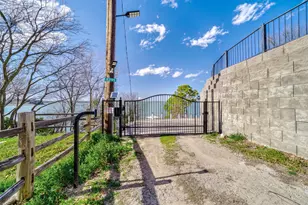 8295 Eagle Mountain Cir, Fort Worth, TX 76135 - Photo 9