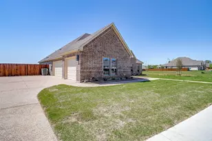 2488 Timber Hills Dr, Burleson, TX 76028 - Photo 3
