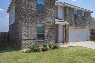 7525 Pleasant Oaks St, Fort Worth, TX 76120 - Photo 1