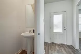 7525 Pleasant Oaks St, Fort Worth, TX 76120 - Photo 9