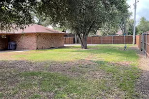 504 S Kirby St, Pilot Point, TX 76258 - Photo 33