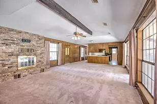 504 S Kirby St, Pilot Point, TX 76258 - Photo 5