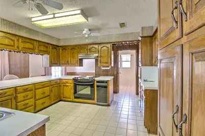 504 S Kirby Street, Pilot Point, TX 76258 - Photo 9