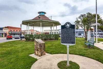 504 S Kirby Street, Pilot Point, TX 76258 - Photo 37