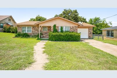 505 S Mulberry Street, Eastland, TX 76448 - Photo 1