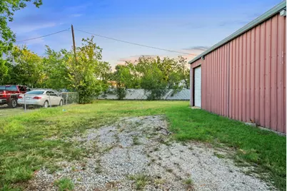 2105 NE 2nd Street, Mineral Wells, TX 76067 - Photo 9