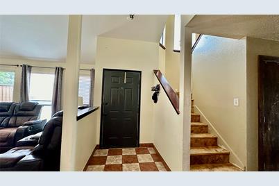 924 S Old Orchard Lane, Lewisville, TX 75067 - Photo 11