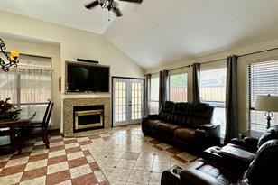 924 S Old Orchard Ln, Lewisville, TX 75067 - Photo 9