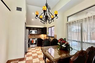 924 S Old Orchard Ln, Lewisville, TX 75067 - Photo 3