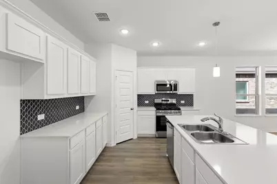 418 Comanche Drive, Cleburne, TX 76033 - Photo 9