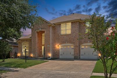 2302 Crest Park Drive, Arlington, TX 76006 - Photo 1