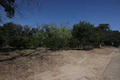 612 E 2nd Street, Cleburne, TX 76031 - Photo 1