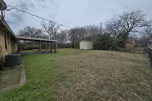 2365 Clover Ridge Dr, Dallas, TX 75216 - Photo 13