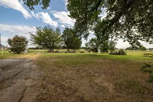 207 Lazy B Ln, Springtown, TX 76082 - Photo 39