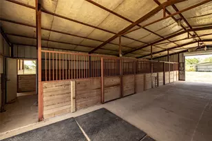 207 Lazy B Ln, Springtown, TX 76082 - Photo 33